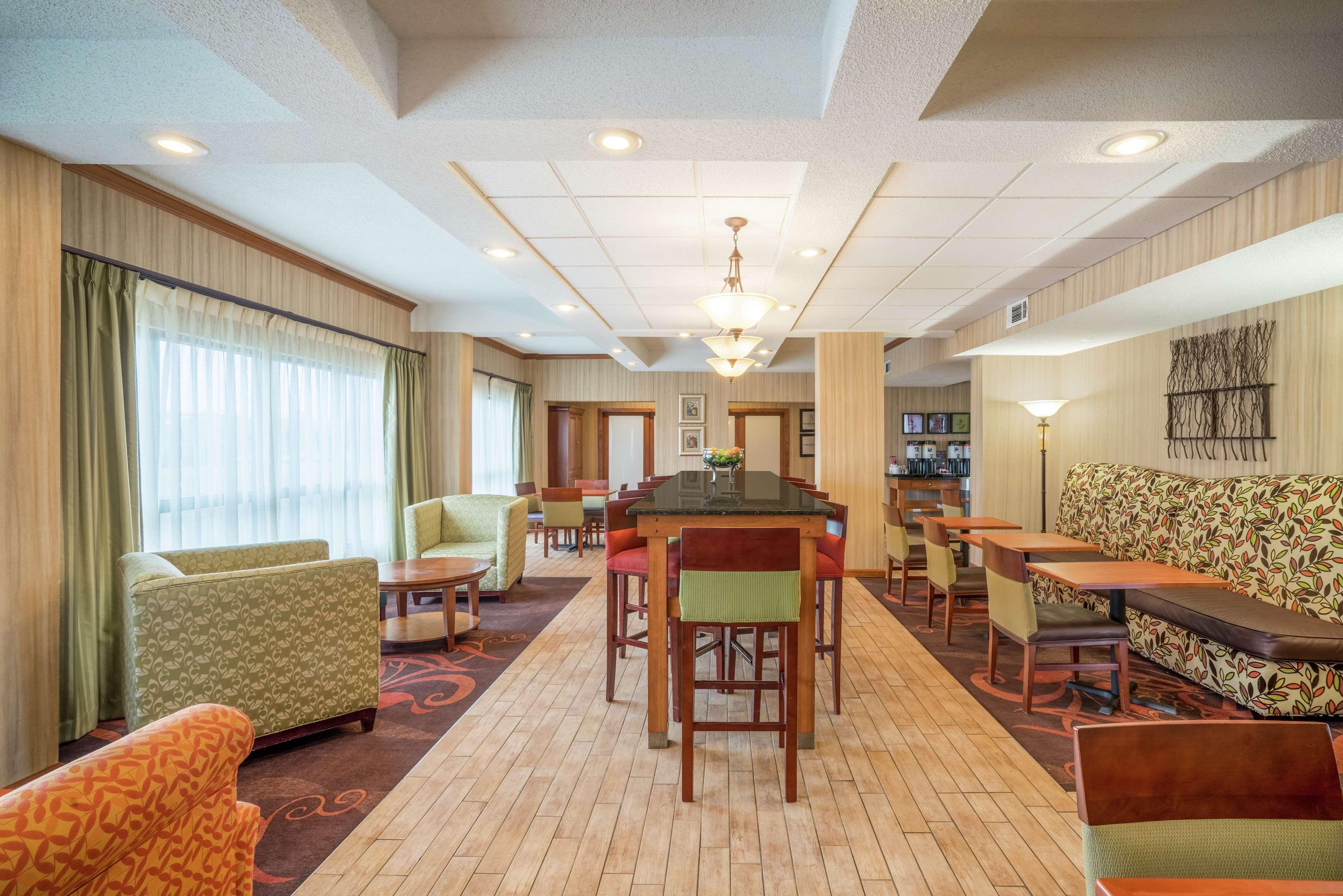 Hampton Inn Bardstown Buitenkant foto